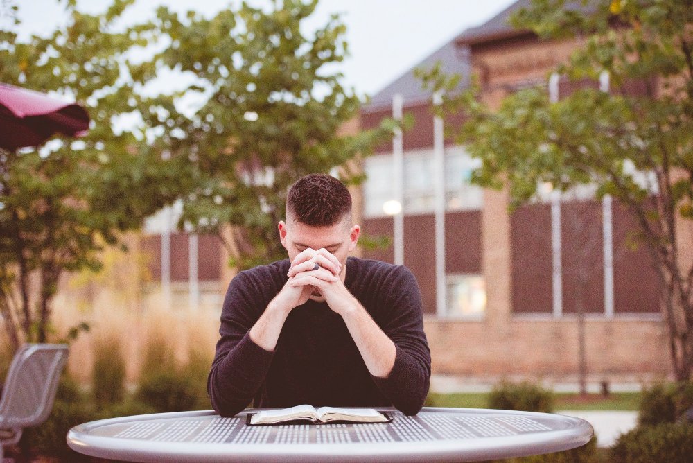 The Quiet Power of Being the First to Say “I Was Wrong”